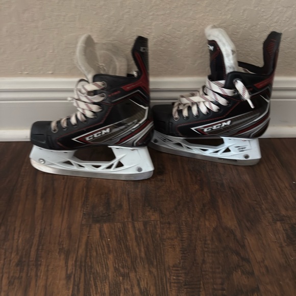 CCM Other - CCM Kids Hockey Skates – Hard-to-Find Size 2.5 – Used, Great Condition